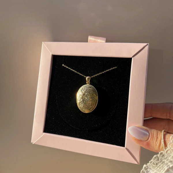 Desenli Kapak Fotoğraflı Oval Kolye (2,3 cm)