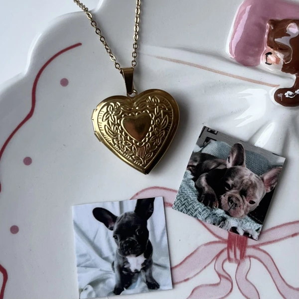 Desenli Kapaklı Çift Fotoğraflı Kolye (2,1 cm)