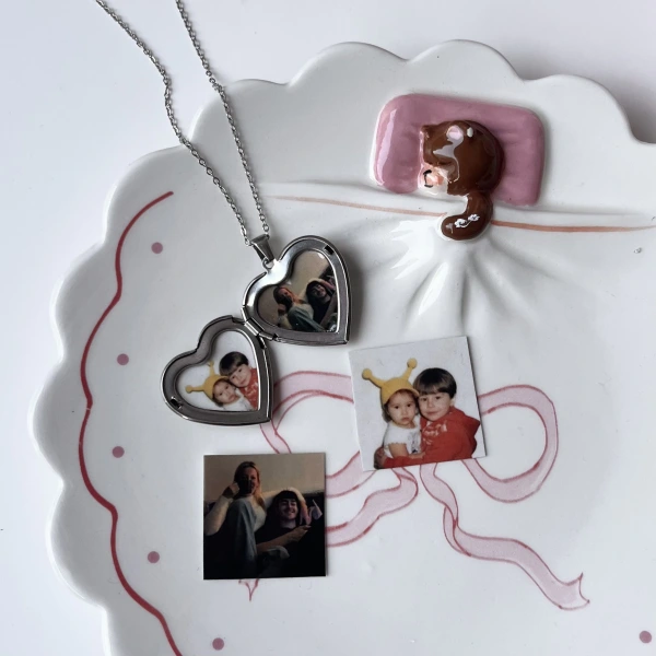 Desenli Kapaklı Çift Fotoğraflı Kolye (2,1 cm)