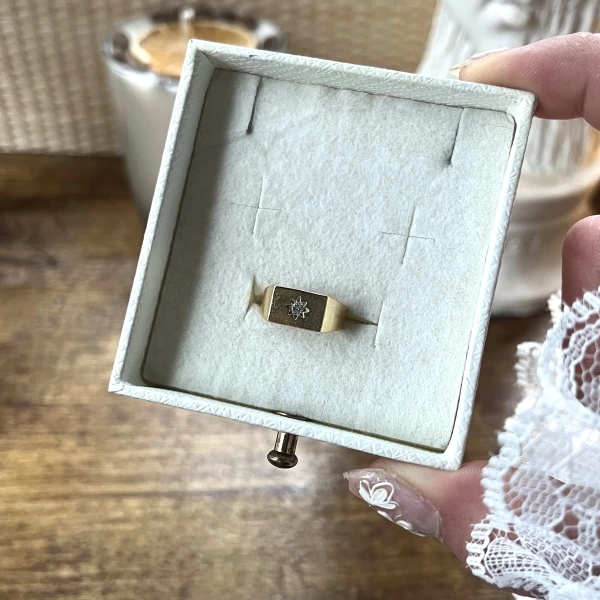 Dörtgen Yıldız Damgalı Vintage Yüzük I 14 Altın Kaplama