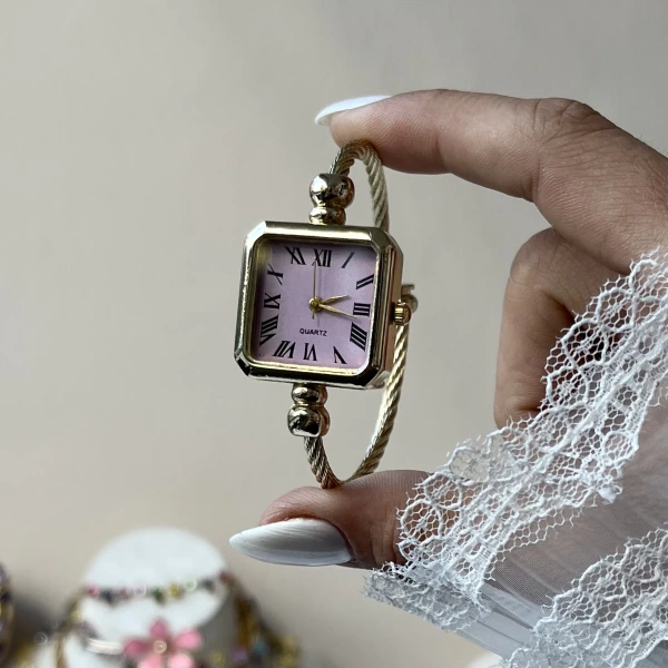 Pembe Kare Ekran Kelepçe Saat