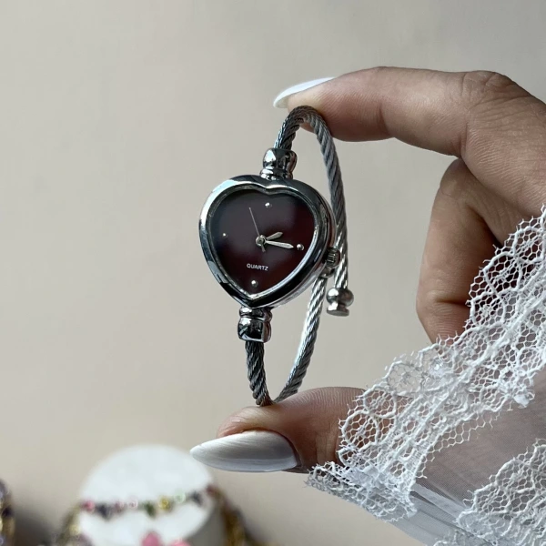 Bordo Kalp Ekran Kelepçe Saat