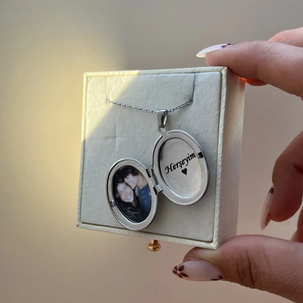 Fotoğraf ve Yazılı Oval Kapaklı Kolye (2,3 cm)
