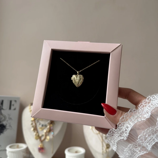 Fotoğraflı İşlemeli Kapaklı Kalp Kolye ( 1.5 cm )