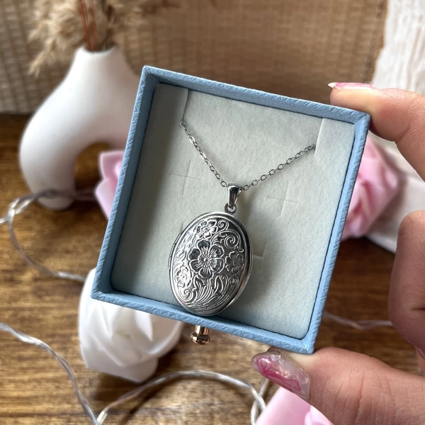 Oval Desenli Çift Fotoğraflı Kolye