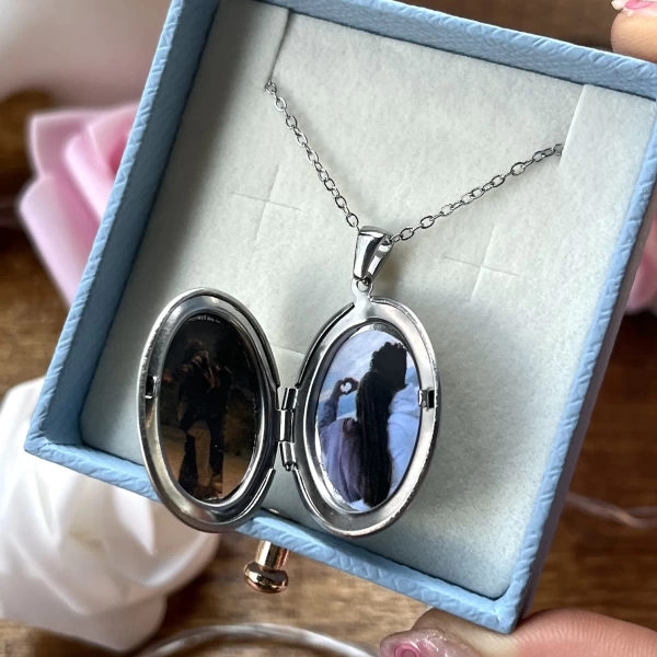 Oval Desenli Çift Fotoğraflı Kolye