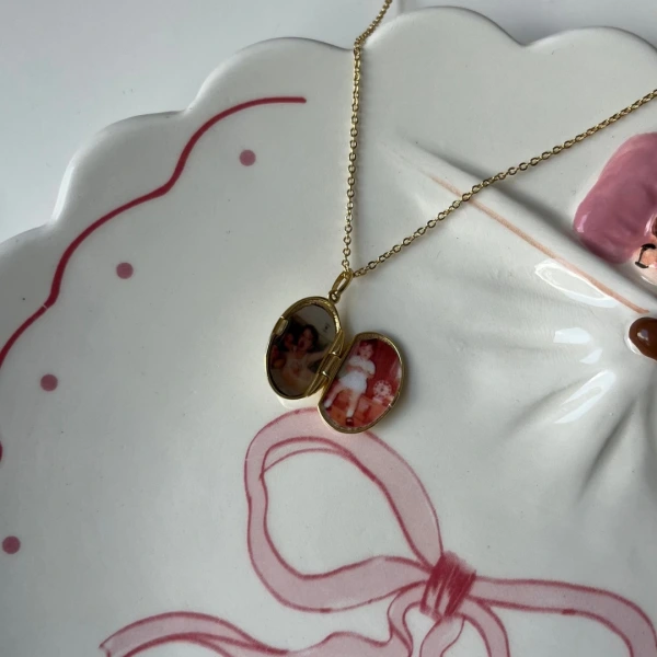 Fotoğraflı Oval Desenli Kapaklı Gümüş Kolye