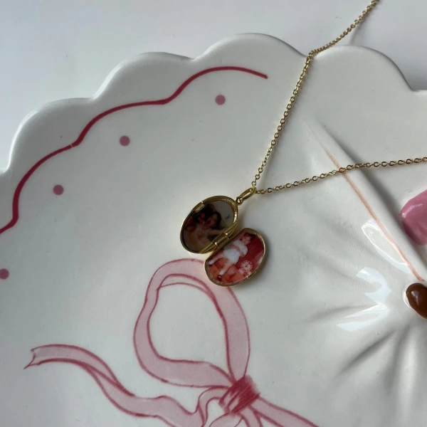 Fotoğraflı Oval Desenli Kapaklı Gümüş Kolye