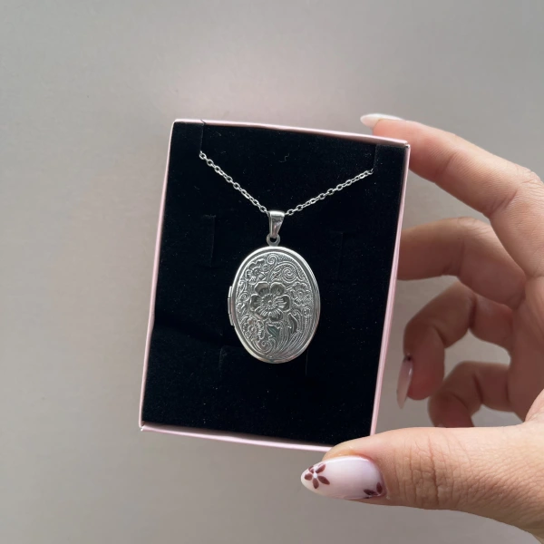 Fotoğraflı ve Yazılı Oval Desenli Kapaklı Kolye (2,3 cm)
