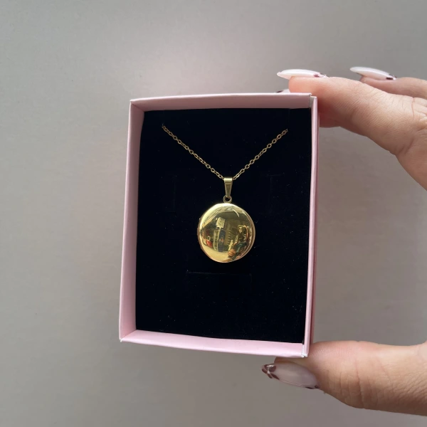 Fotoğraflı ve Yazılı Yuvarlak Altın Kapaklı Kolye ( 1,5 cm )