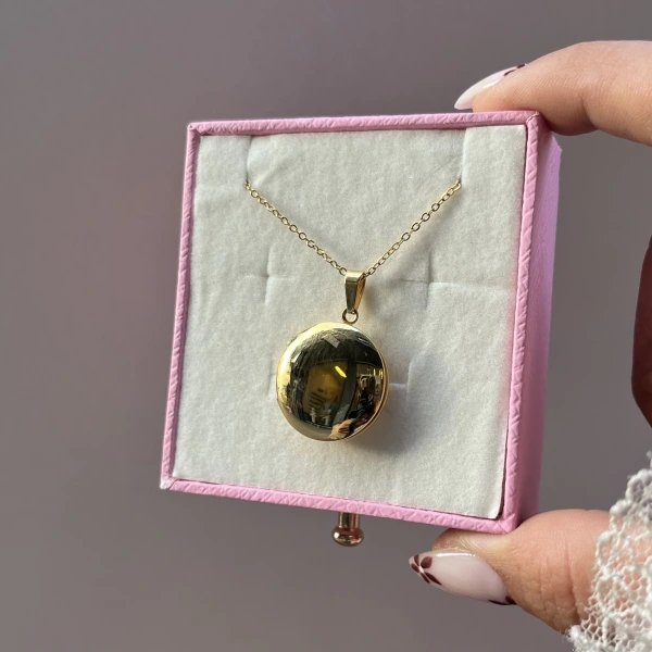 Fotoğraflı ve Yazılı Yuvarlak Altın Kapaklı Kolye ( 1,5 cm )