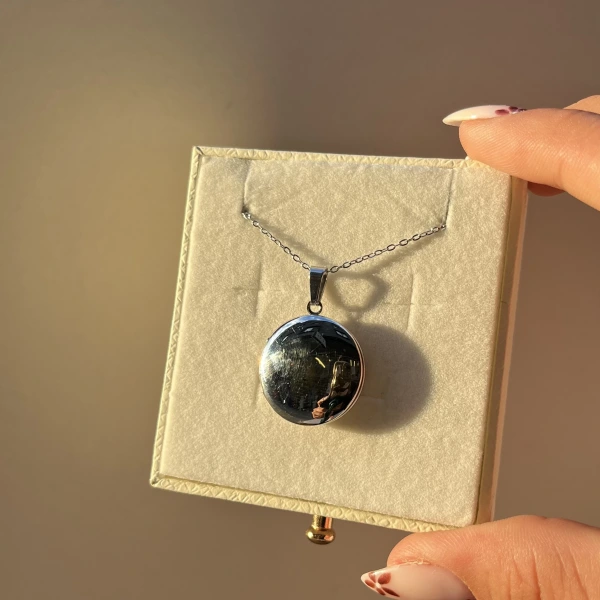 Fotoğraflı ve Yazılı Yuvarlak Kapaklı Kolye (1,5 cm )