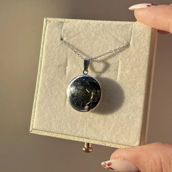Fotoğraflı ve Yazılı Yuvarlak Kapaklı Kolye (1,5 cm )