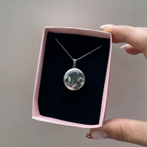 Fotoğraflı ve Yazılı Yuvarlak Kapaklı Kolye (1,5 cm )