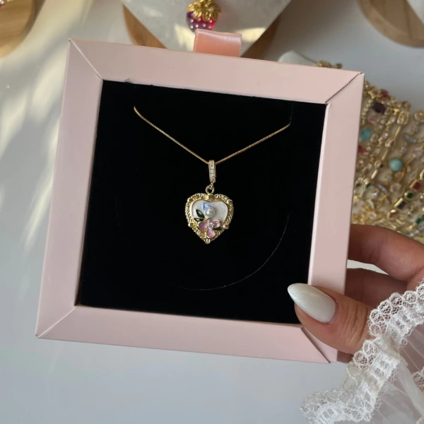 Gilded Secret Heart Kolye