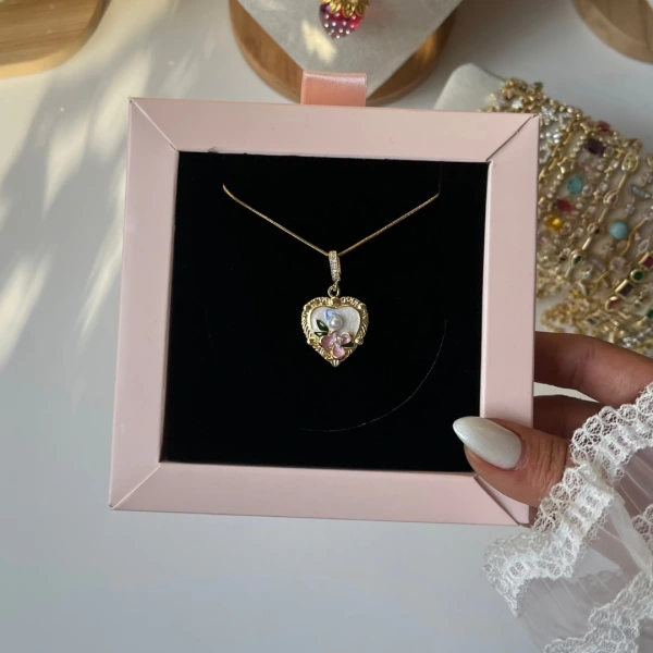Gilded Secret Heart Kolye