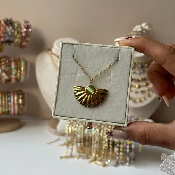 Güneş Yelpazesi Kolye