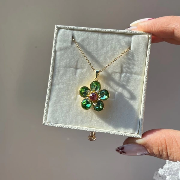 Huzur Çiçeği Kolye