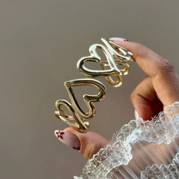 Kalp Desenli Bileklik