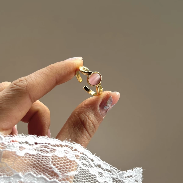 Pembe Taşlı Kanatlı Vintage Yüzük I 14 Altın Kaplama
