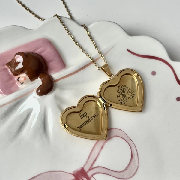 Kapaklı Portre ve Yazı Kolye(2,1 cm)