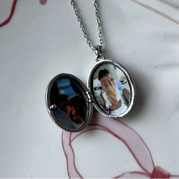 Kapaklı ve Fotoğraflı Alya Kolye