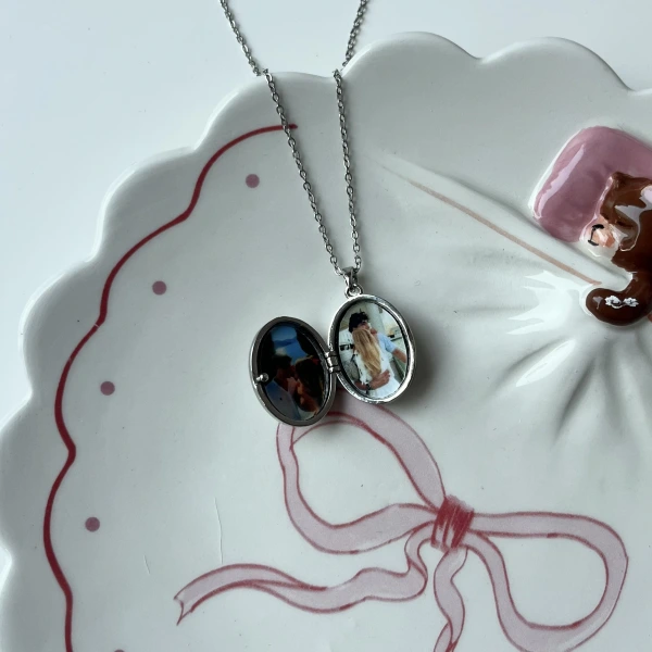 Kapaklı ve Fotoğraflı Alya Kolye