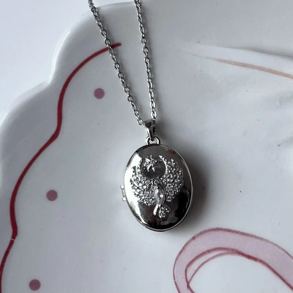 Kapaklı ve Fotoğraflı Alya Kolye