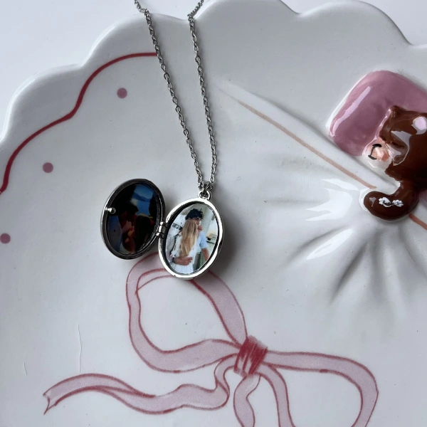 Kapaklı ve Fotoğraflı Alya Kolye