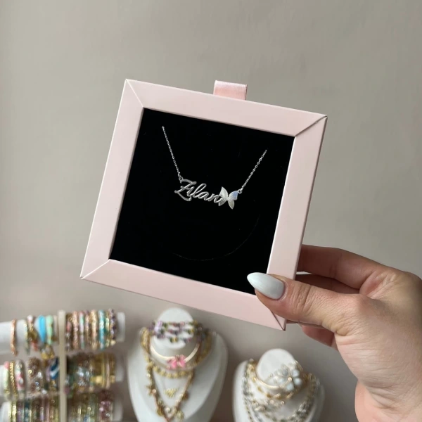 Kelebek Detaylı Kişiye Özel İsim Gümüş Kolye