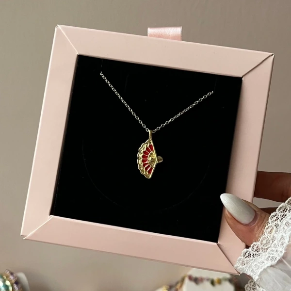 Kırmızı Yelpaze Kolye