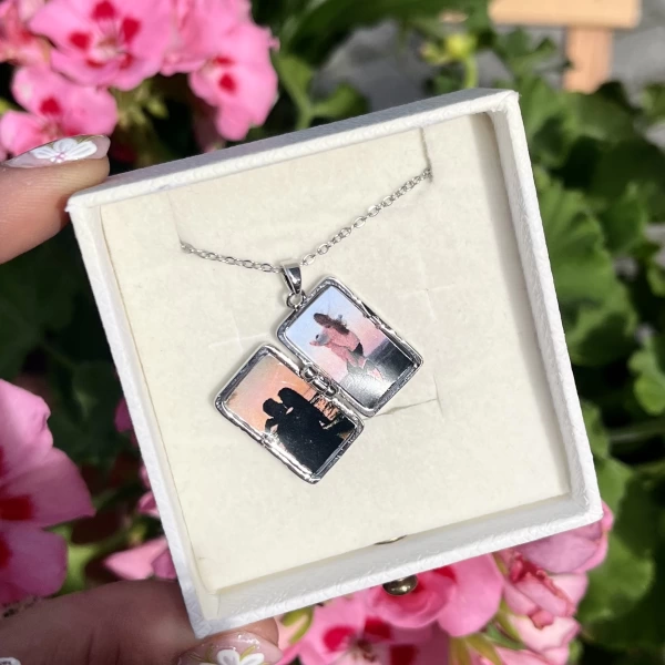 Güneş Desenli Çift Fotoğraflı Kolye