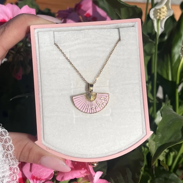 Pembe Yelpaze Kolye I Çelik