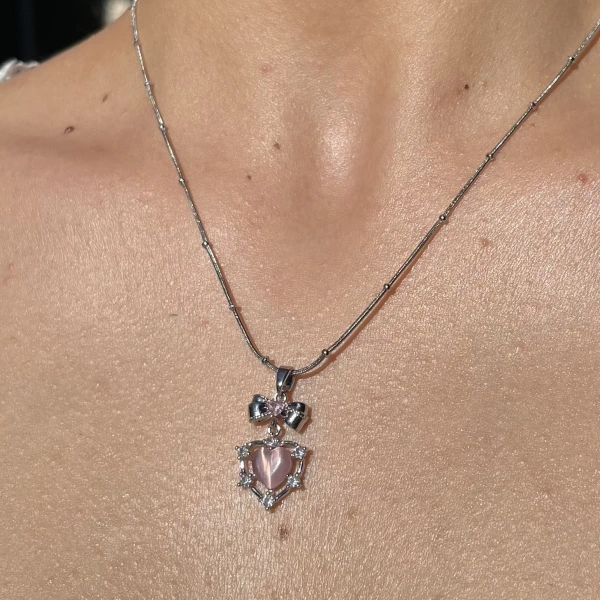 Kurdeleli Pembe Kalp Kolye