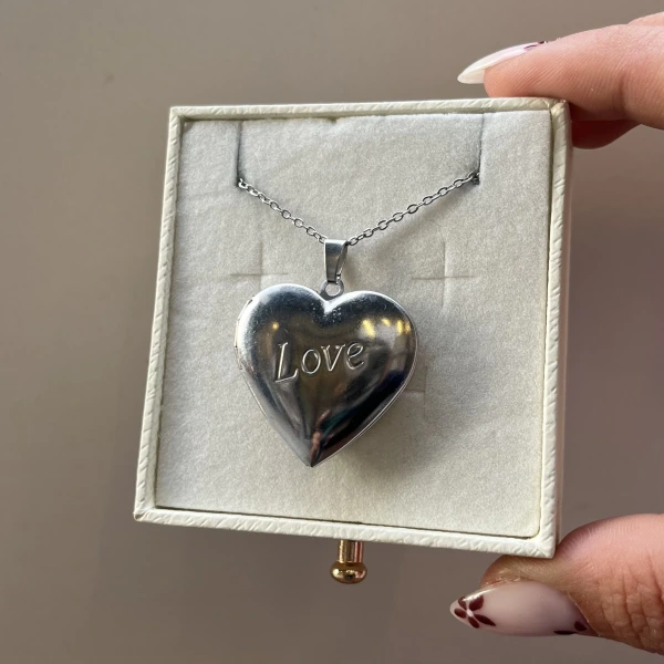 Love Desenli Kapaklı Çift Fotoğraflı Kolye (2,1 cm)