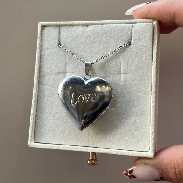 Love Desenli Kapaklı Çift Fotoğraflı Kolye (2,1 cm)
