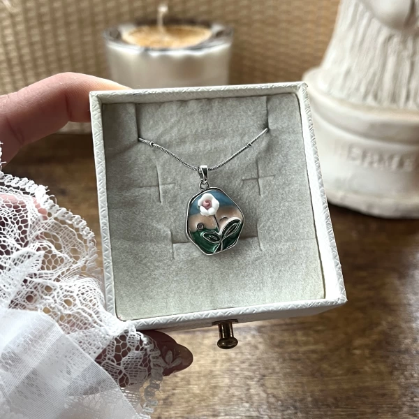 Mineli Vintage Çiçek Kolye I Çelik