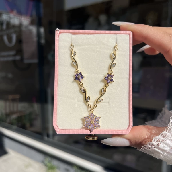 Mor Prenses Çiçeği Violet Kolye