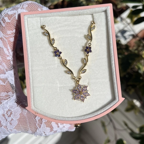Mor Prenses Çiçeği Violet Kolye