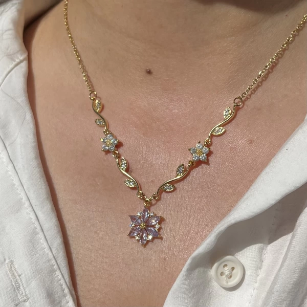 Mor Prenses Çiçeği Violet Kolye