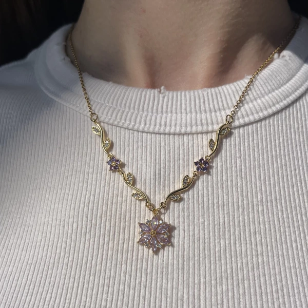Mor Prenses Çiçeği Violet Kolye