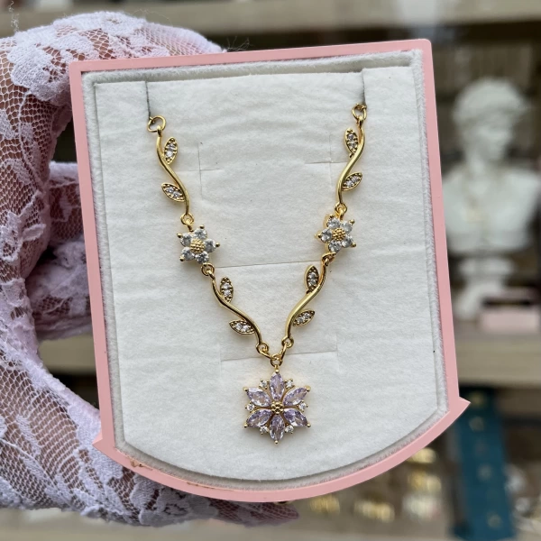 Mor Prenses Çiçeği Violet Kolye