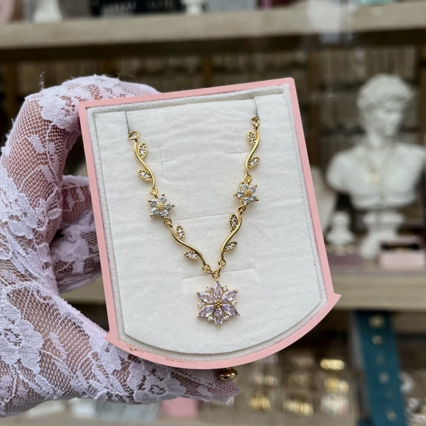 Mor Prenses Çiçeği Violet Kolye