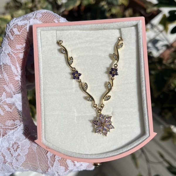 Mor Prenses Çiçeği Violet Kolye