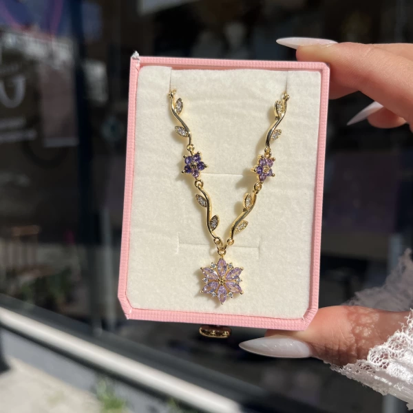 Mor Prenses Çiçeği Violet Kolye