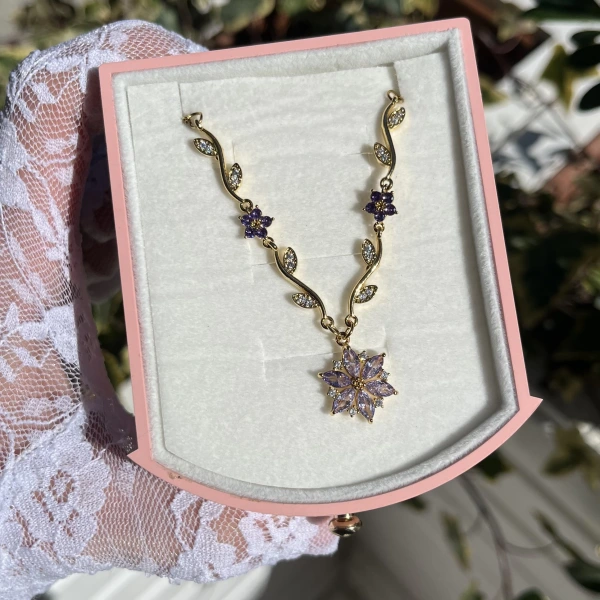Mor Prenses Çiçeği Violet Kolye