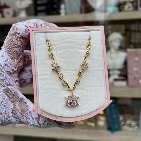 Mor Prenses Çiçeği Violet Kolye