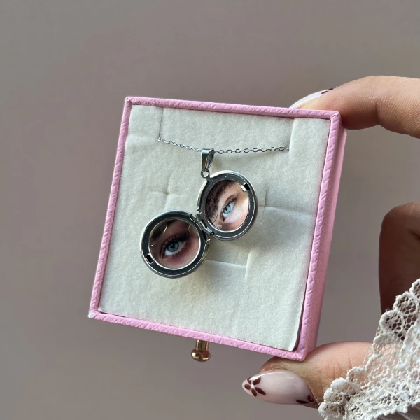 Çift Fotoğraflı Yuvarlak Kapaklı Altın Kolye (1,5 cm)