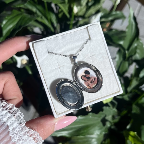Oval Desenli Fotoğraflı Kapaklı Kolye I Çelik