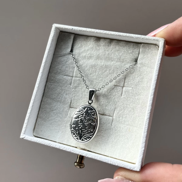 Oval Desenli Minimal Çift Fotoğraflı Kolye I Çelik (1,5 cm)